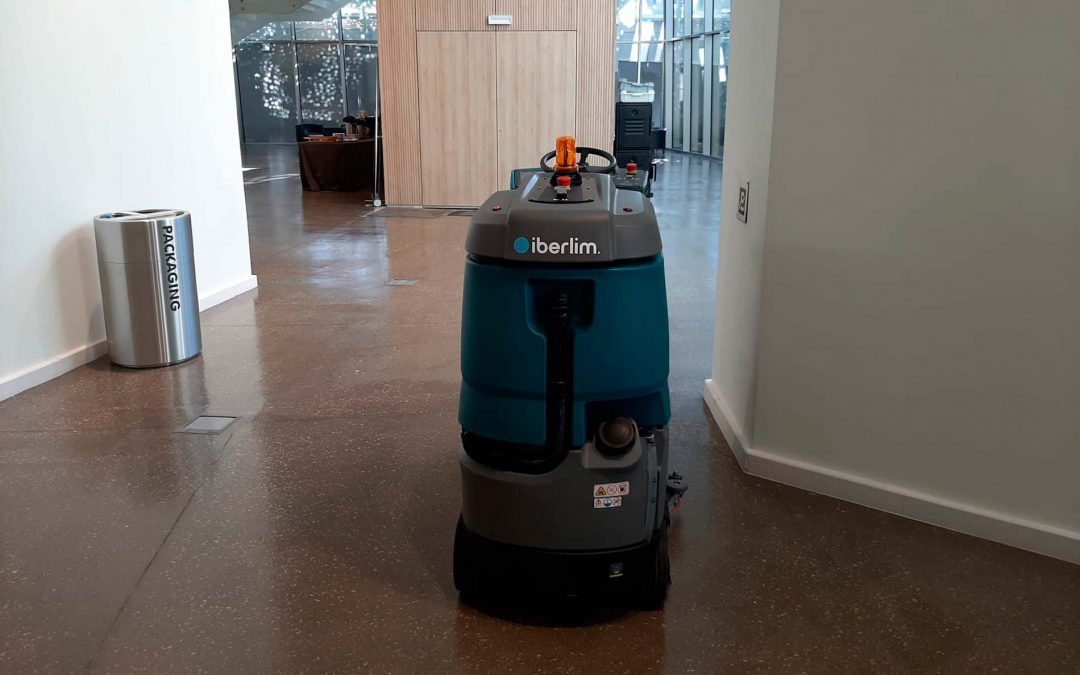 O robot de limpeza da Iberlim em ação em evento sobre sustentabilidade!